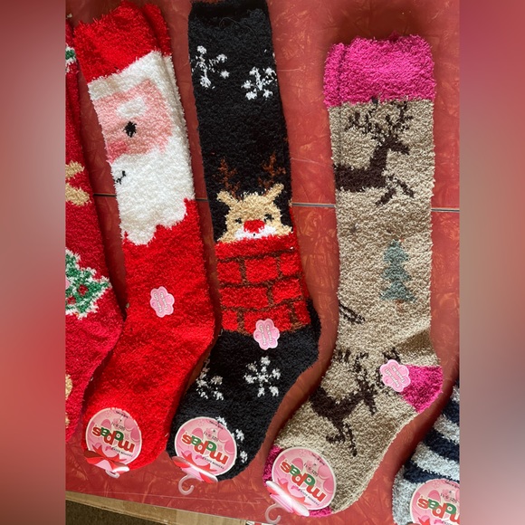 🎄❤️💚🧑‍🎄🐧NWT LONG MOPAS FUZZY COMFY SOCKS - Picture 14 of 16